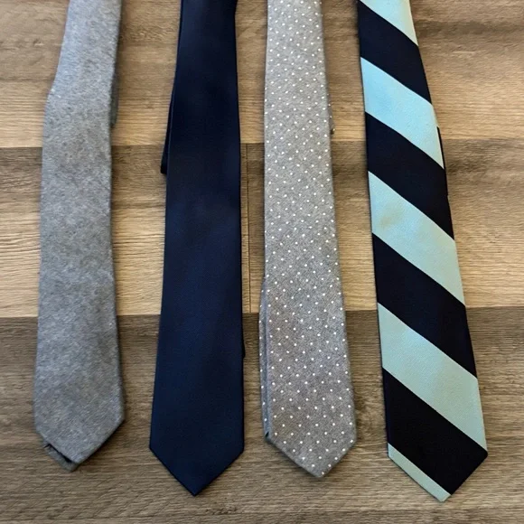 Elegant Men's Tie Set - Gray, Navy, and Striped - Picture 2 of 7